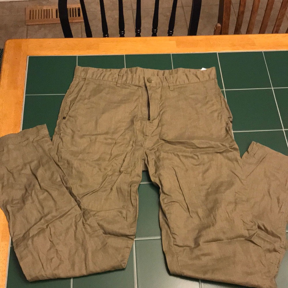 Men’s Patagonia light weight khaki pants